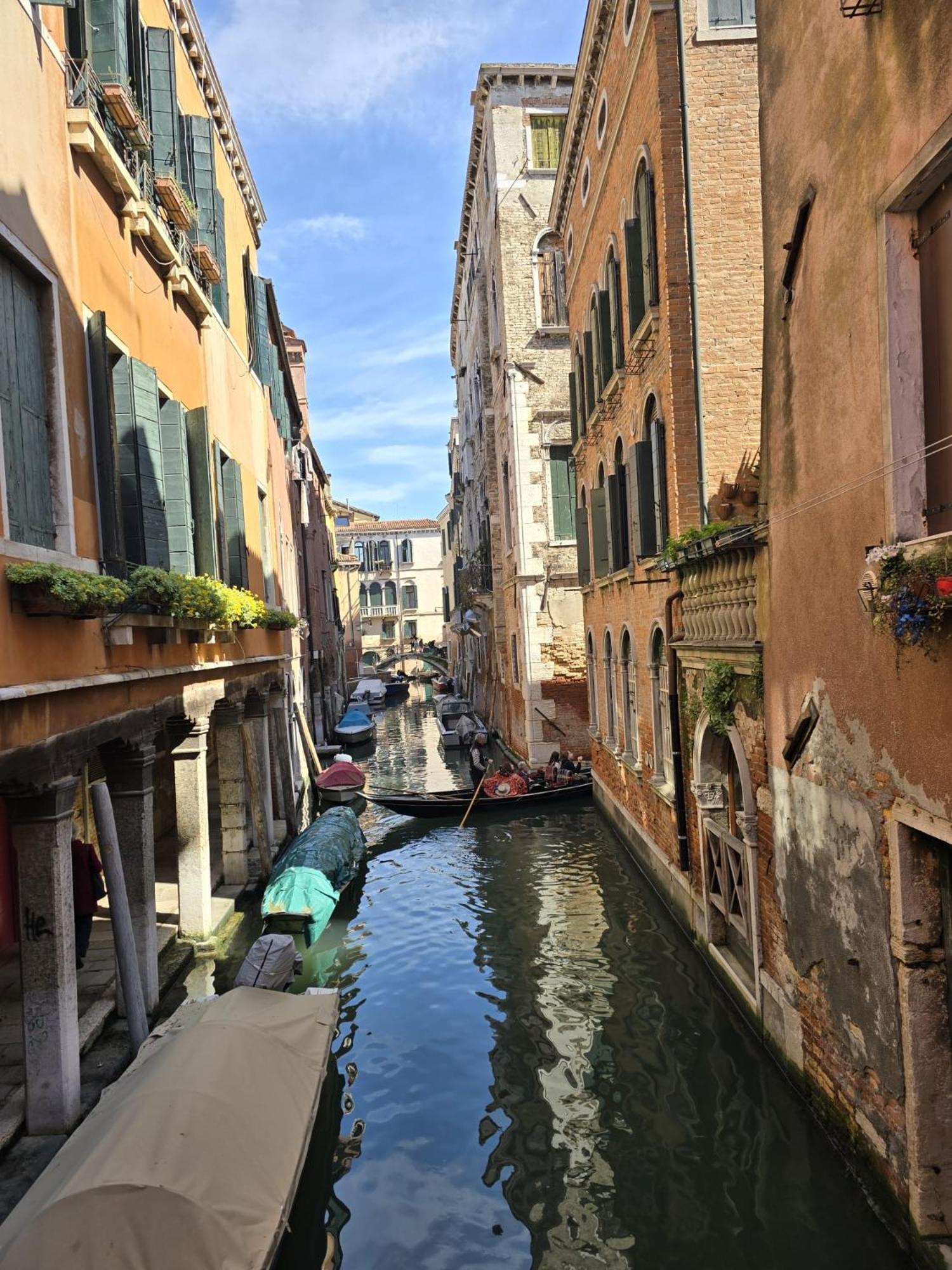 Cozy Studio With Canal View Venice Exterior photo